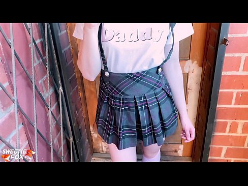 ❤️ Məktəbli qız öz sikini dərindən çəkir və dərslər yerinə sikik edir. Porn video bizdə az.zoomporno.ru ❌️