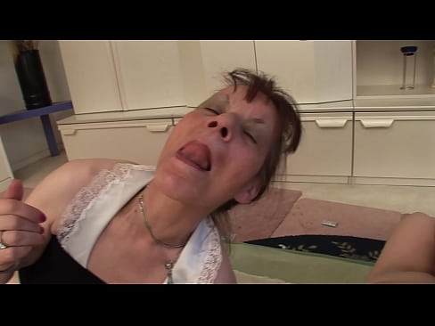 ❤️ İki nənənin və bir babanın üçlü var Porn video bizdə az.zoomporno.ru ❌️